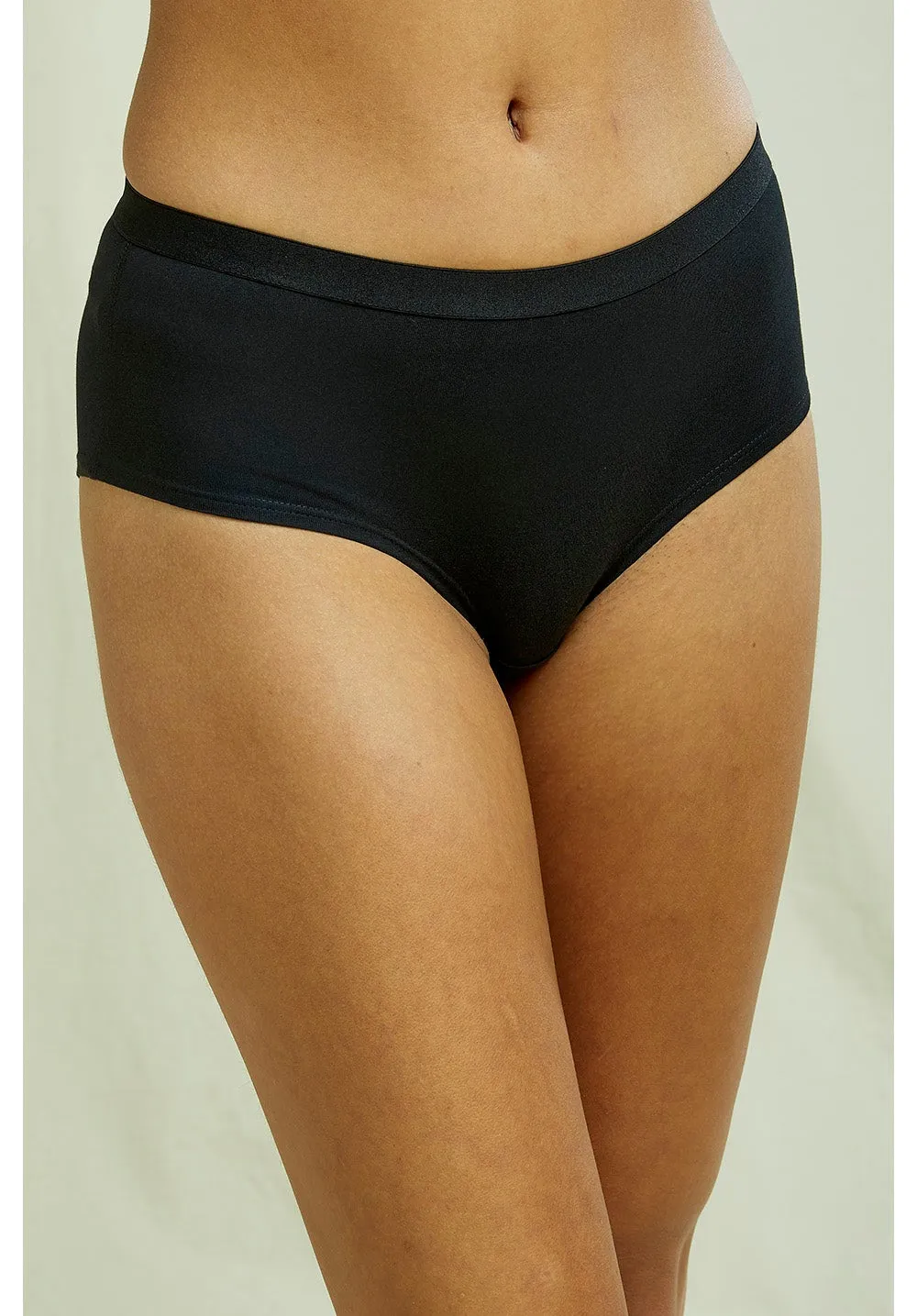 People Tree - Black Organic Boy Short -  Culotte Coton Organic - Noir